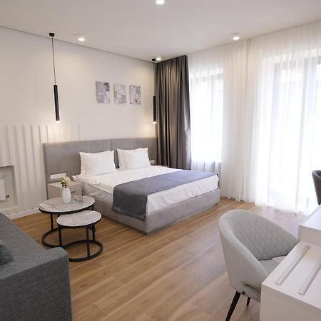 Ser In Hotel Jereván Kültér fotó