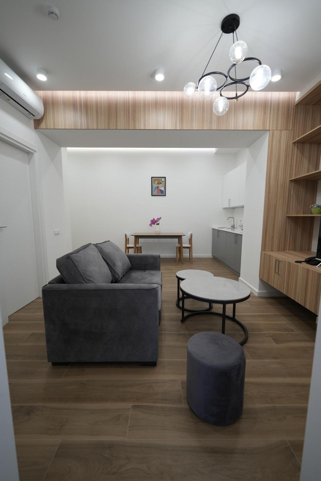 Ser In Hotel Jereván Kültér fotó