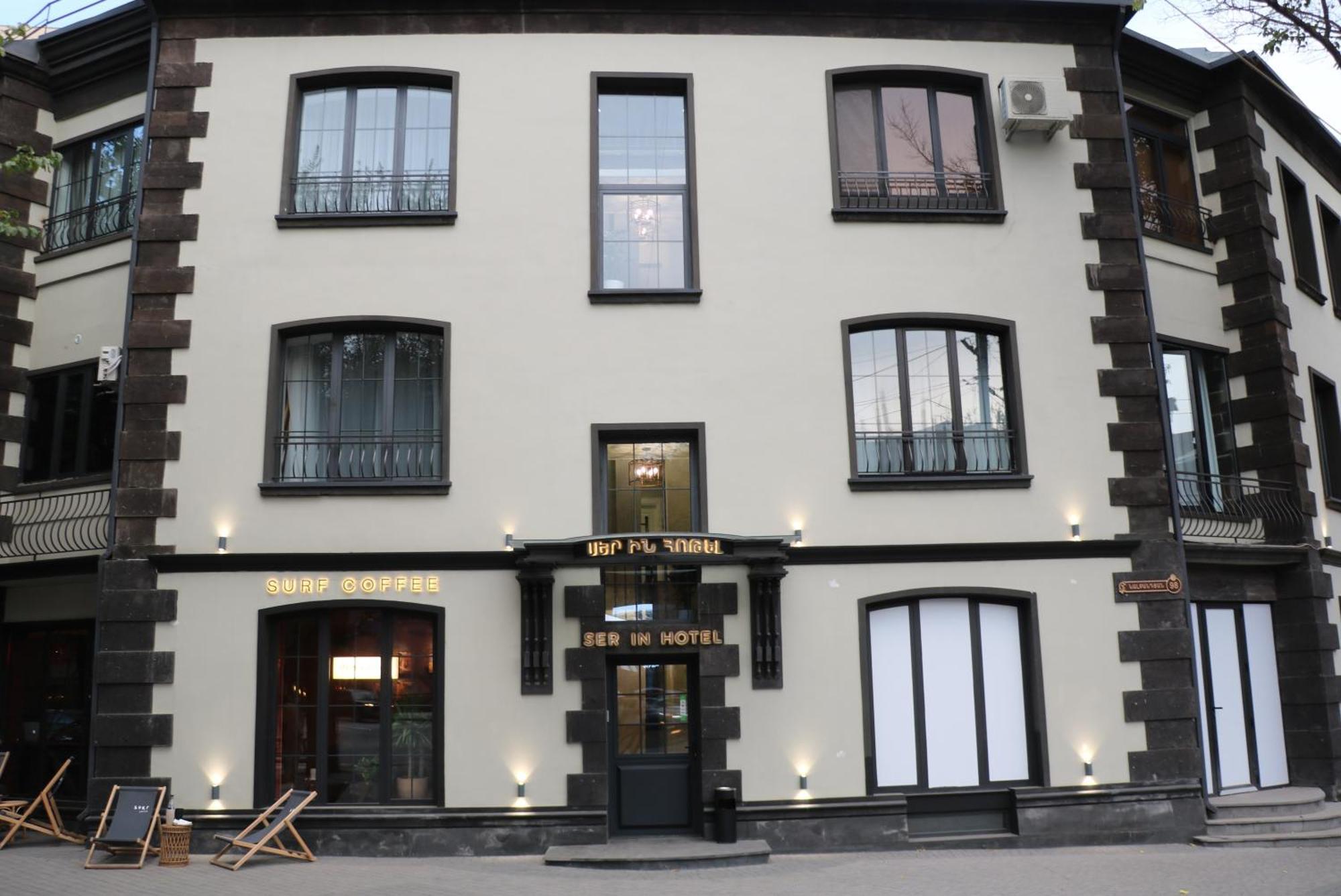 Ser In Hotel Jereván Kültér fotó
