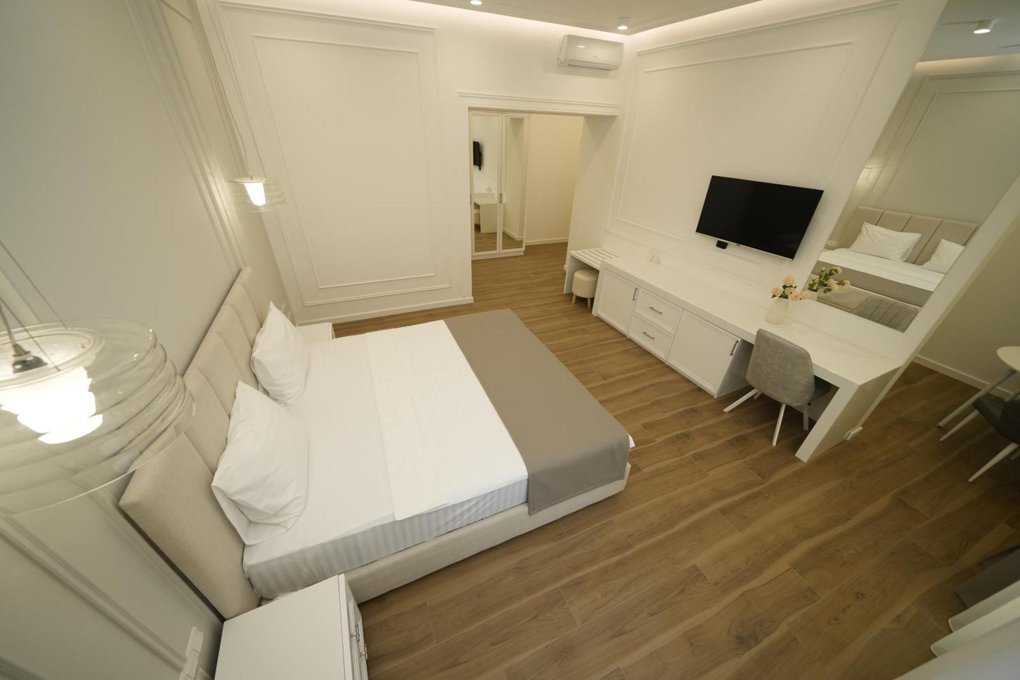 Ser In Hotel Jereván Kültér fotó
