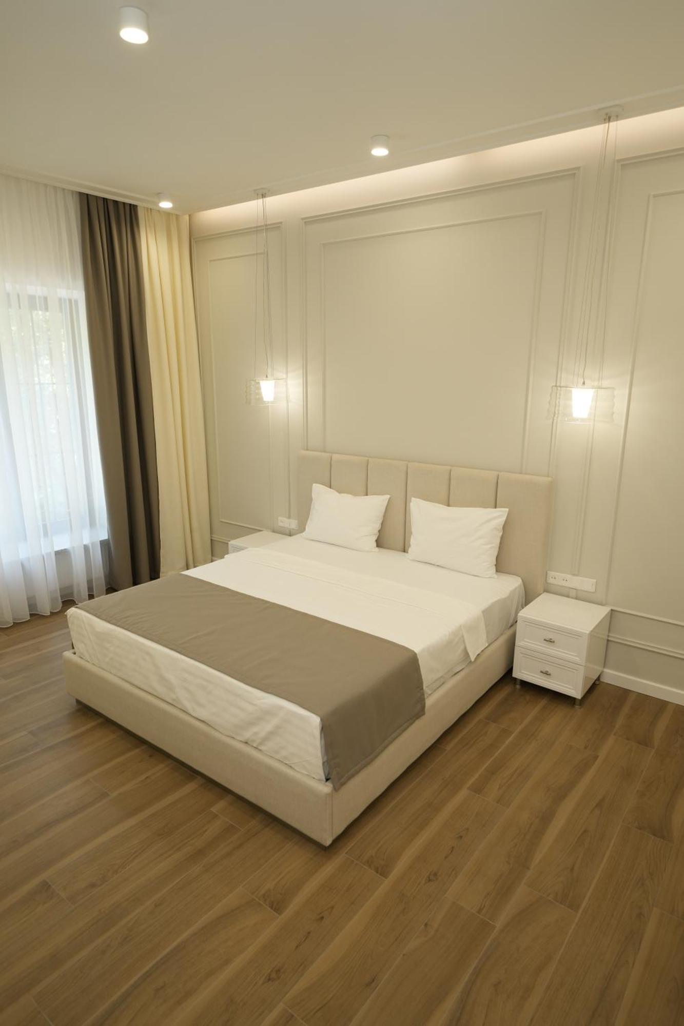 Ser In Hotel Jereván Kültér fotó